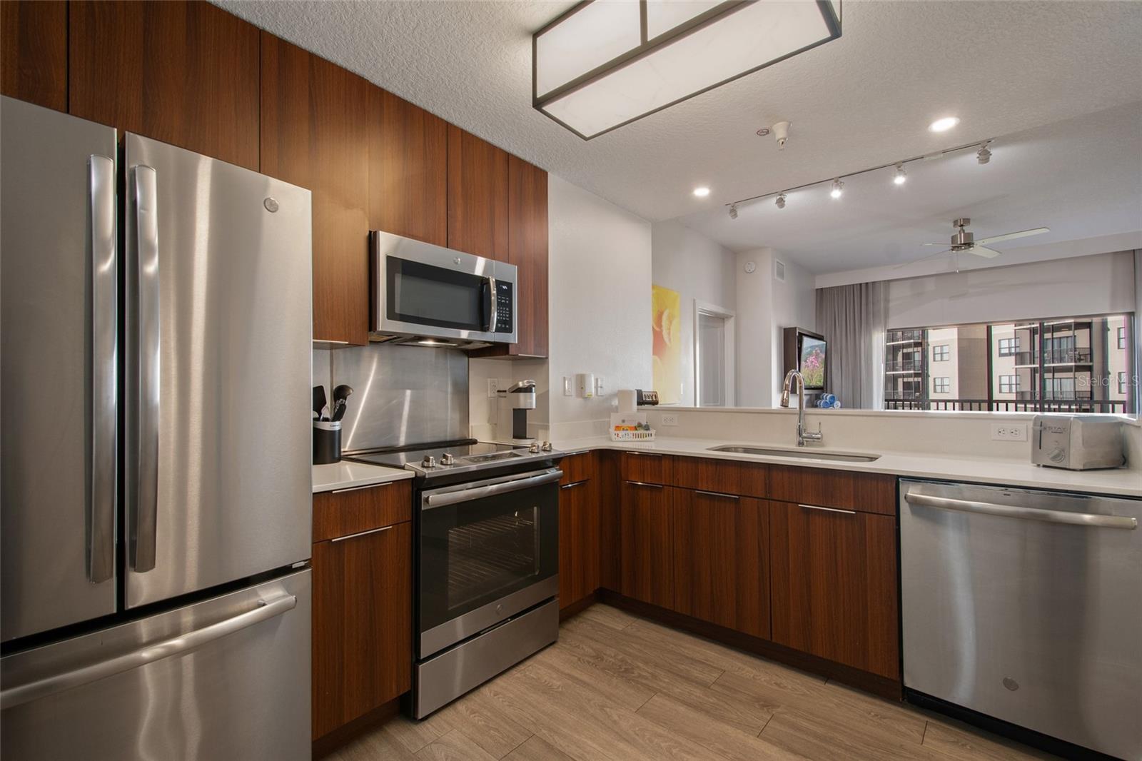 GROVE RESORT AND SPA HOTEL CONDO II - Residential