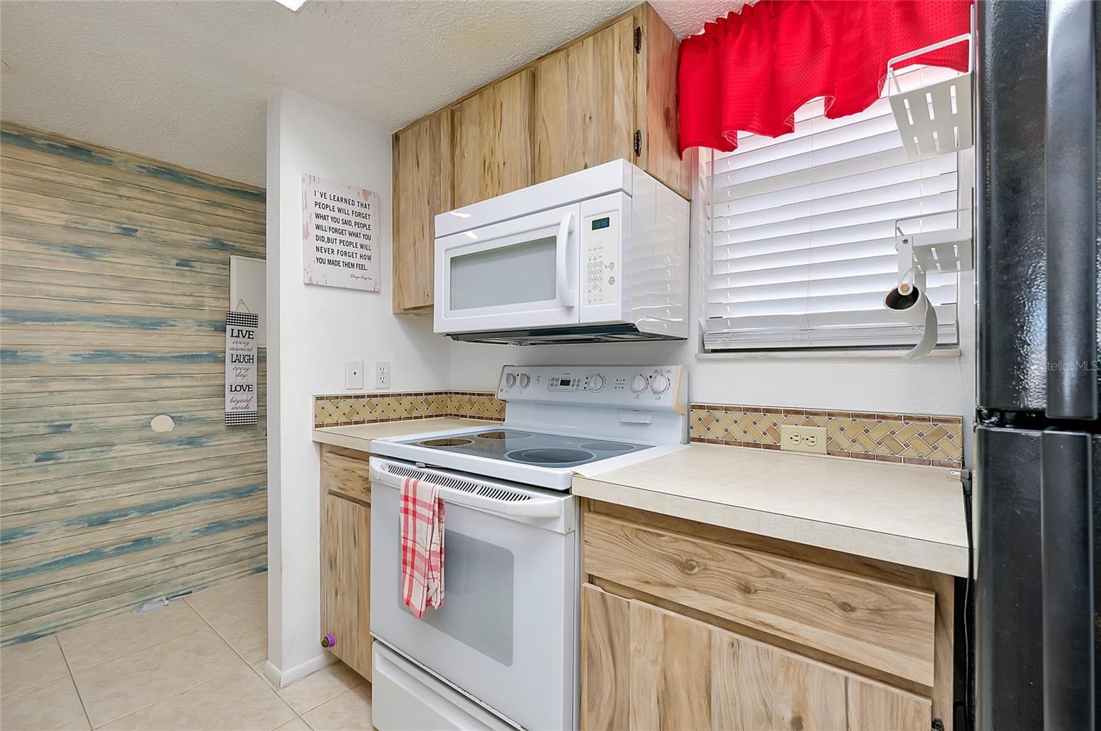 SANDHILL PINES BLDG 13 - Residential