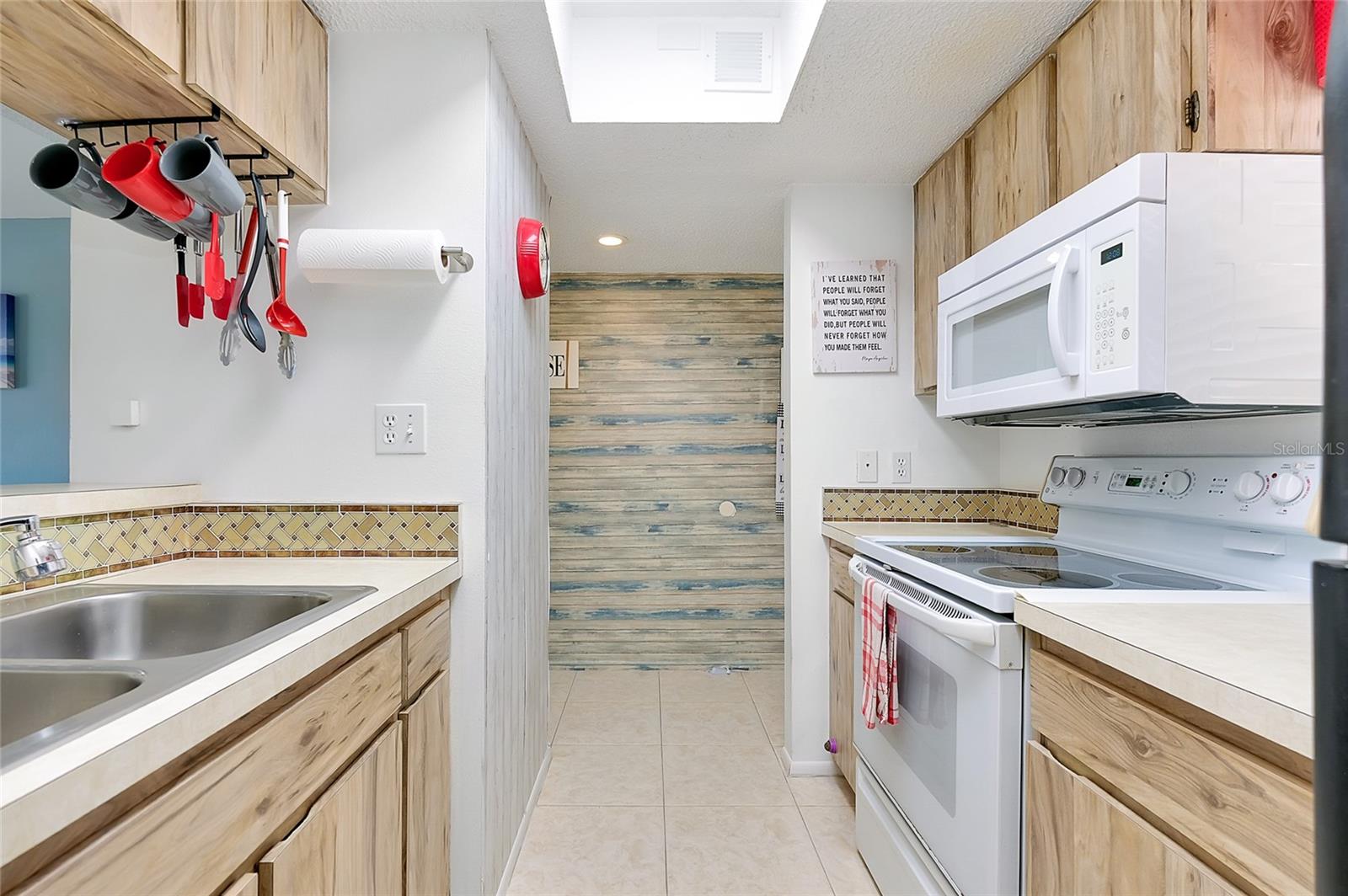 SANDHILL PINES BLDG 13 - Residential