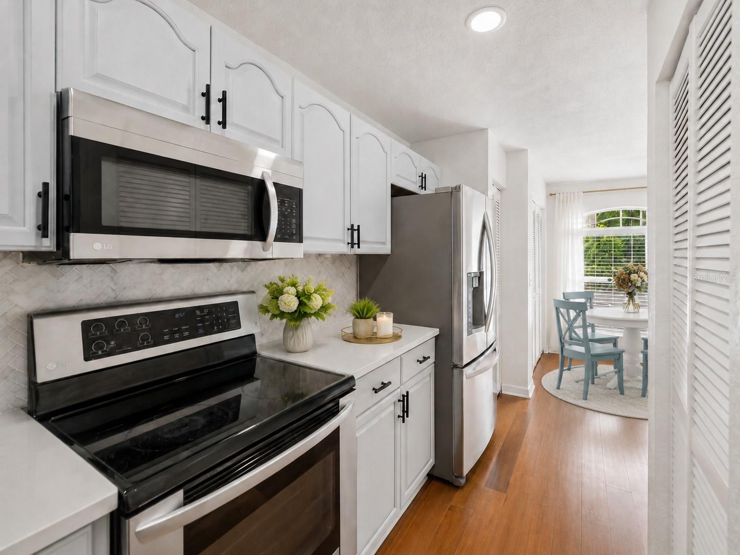 CARROLLWOOD COVE AT EMERALD GR - Residential