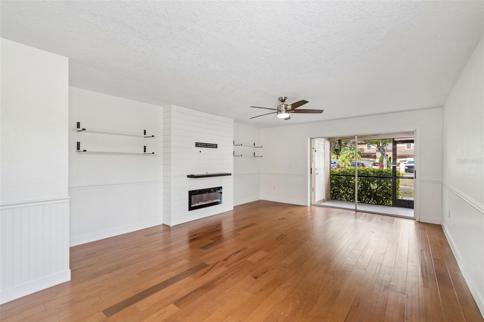 CARROLLWOOD COVE AT EMERALD GR - Residential