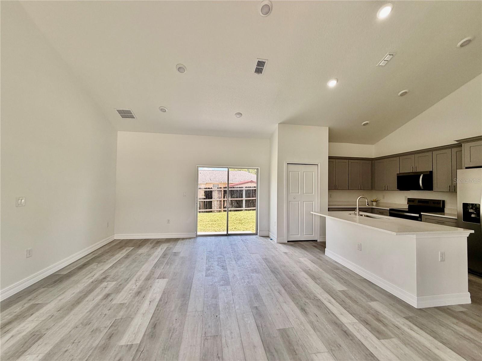 MARION OAKS UN 2 - Residential
