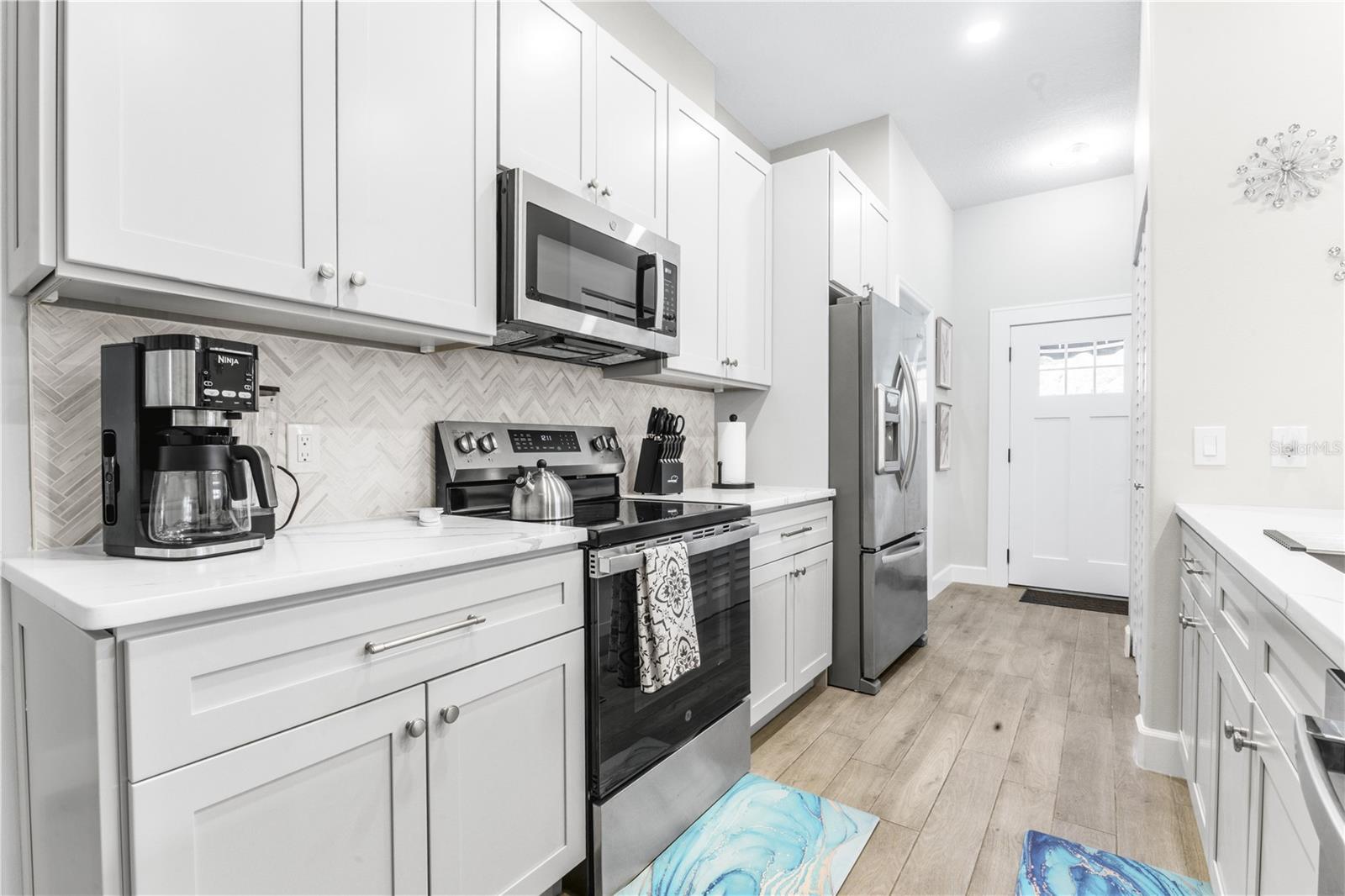 ROSELAWN - Residential
