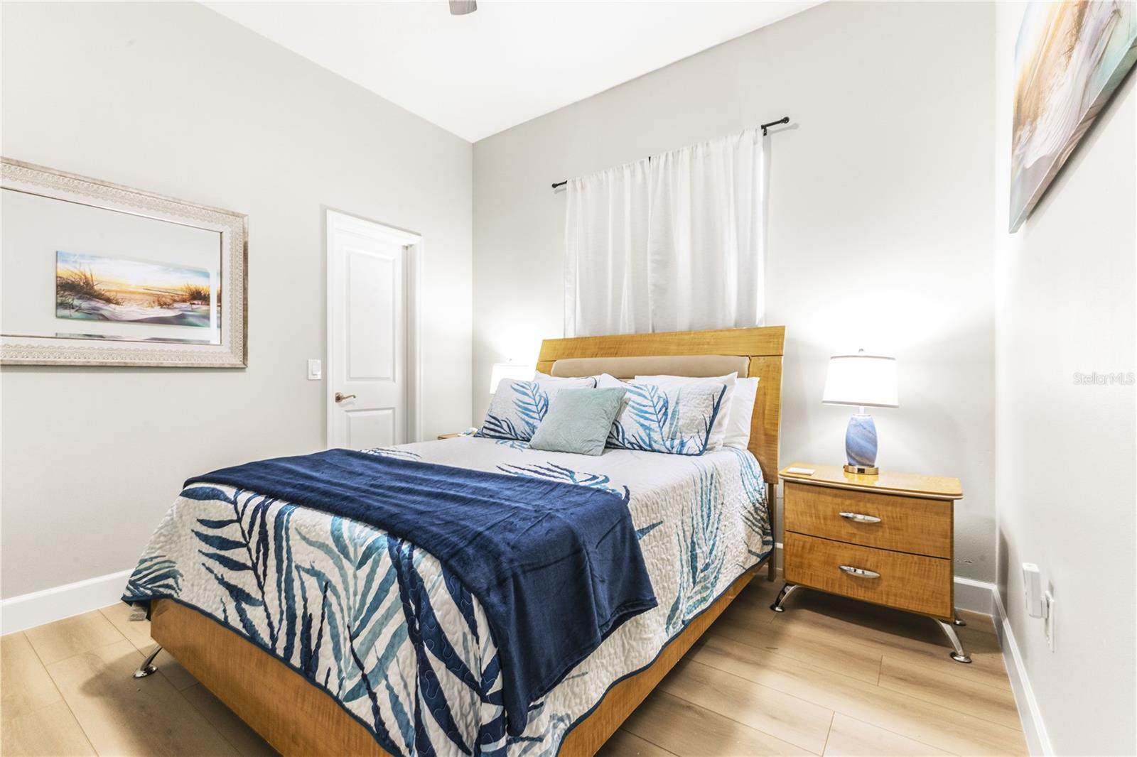 ROSELAWN - Residential