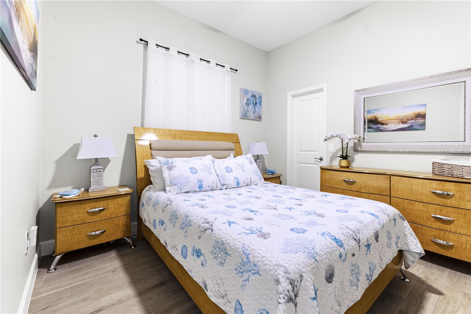 ROSELAWN - Residential