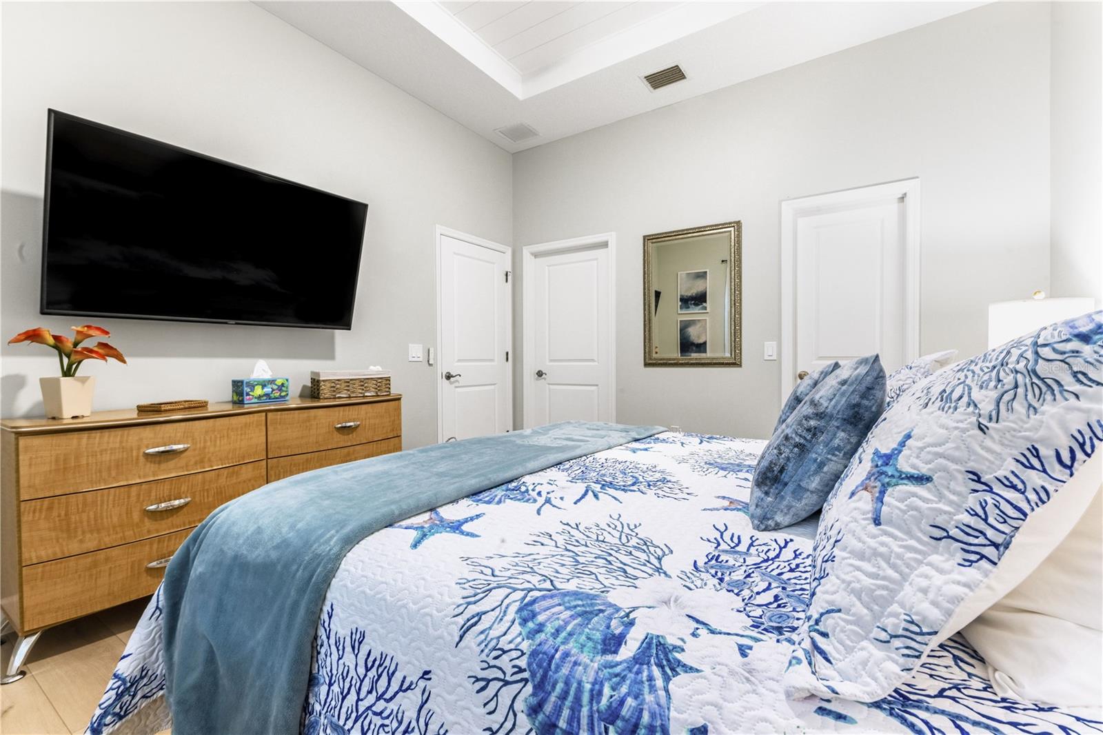 ROSELAWN - Residential