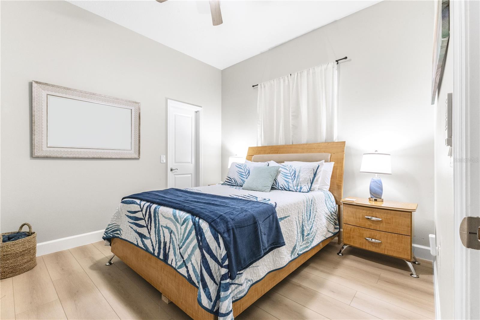 ROSELAWN - Residential