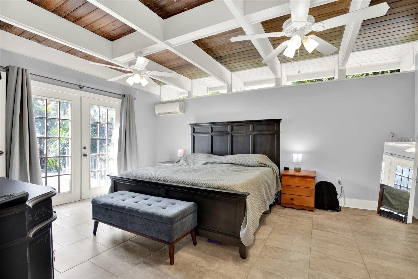 LONE PALM BEACH 1ST ADD - Residential