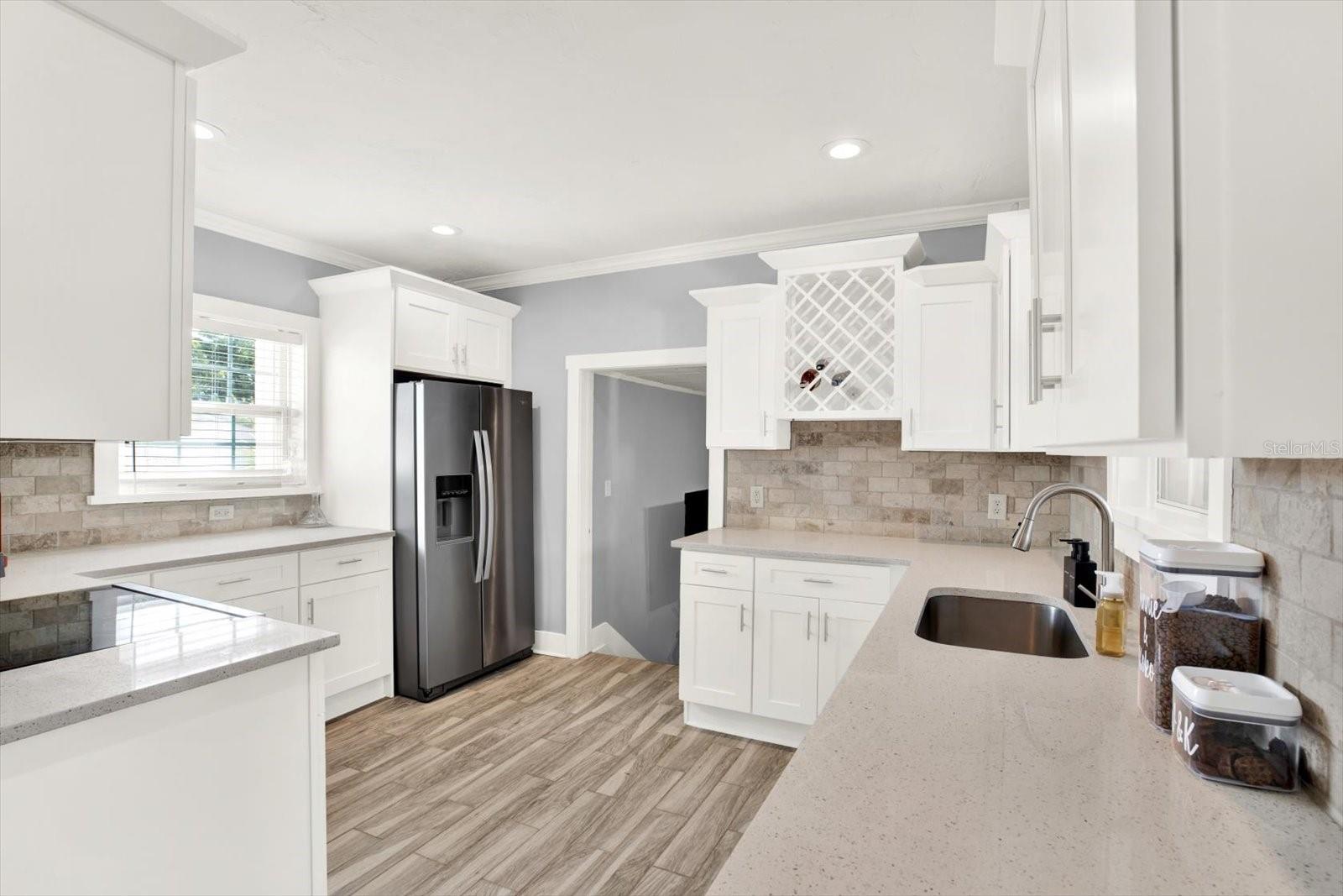 LONE PALM BEACH 1ST ADD - Residential