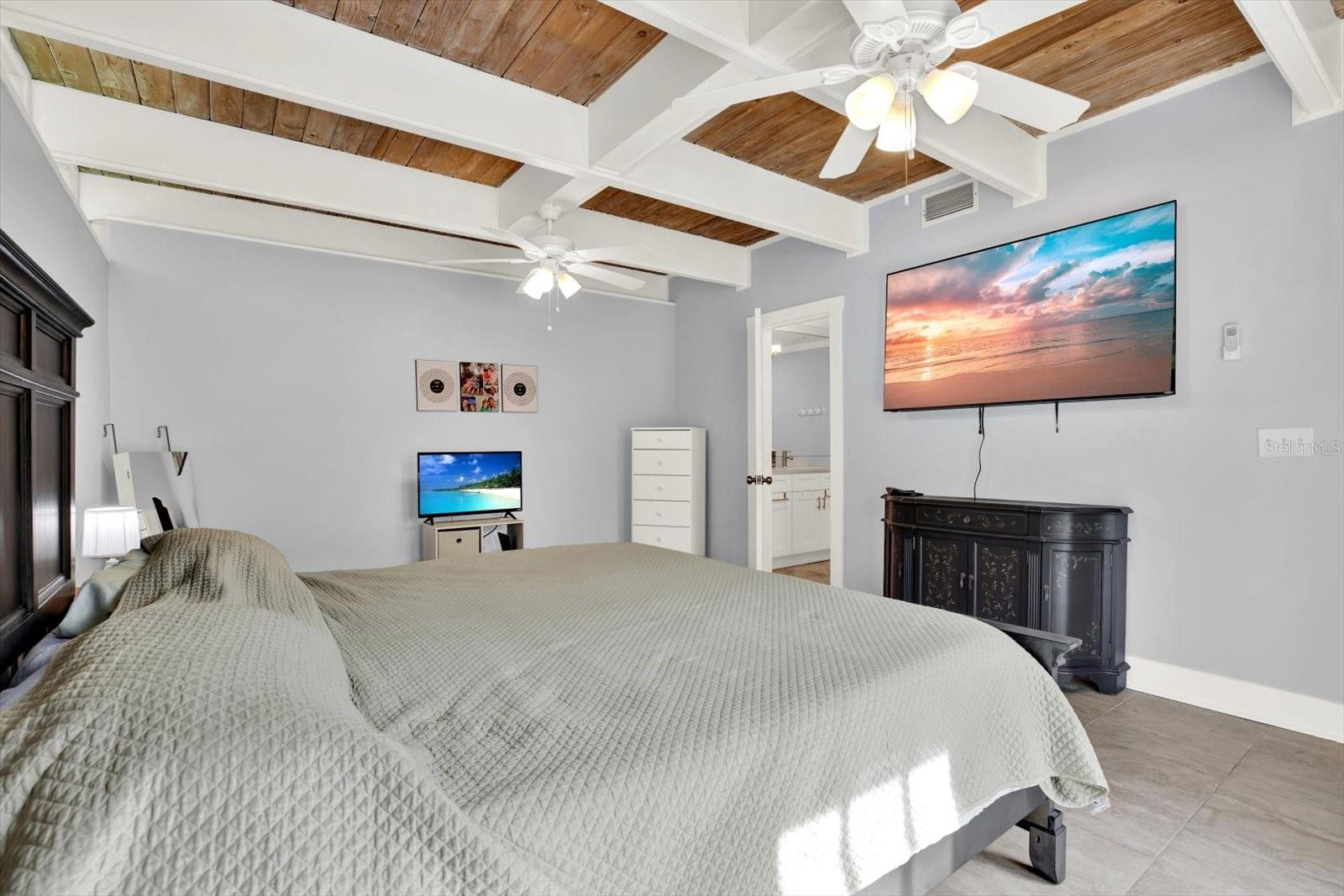 LONE PALM BEACH 1ST ADD - Residential