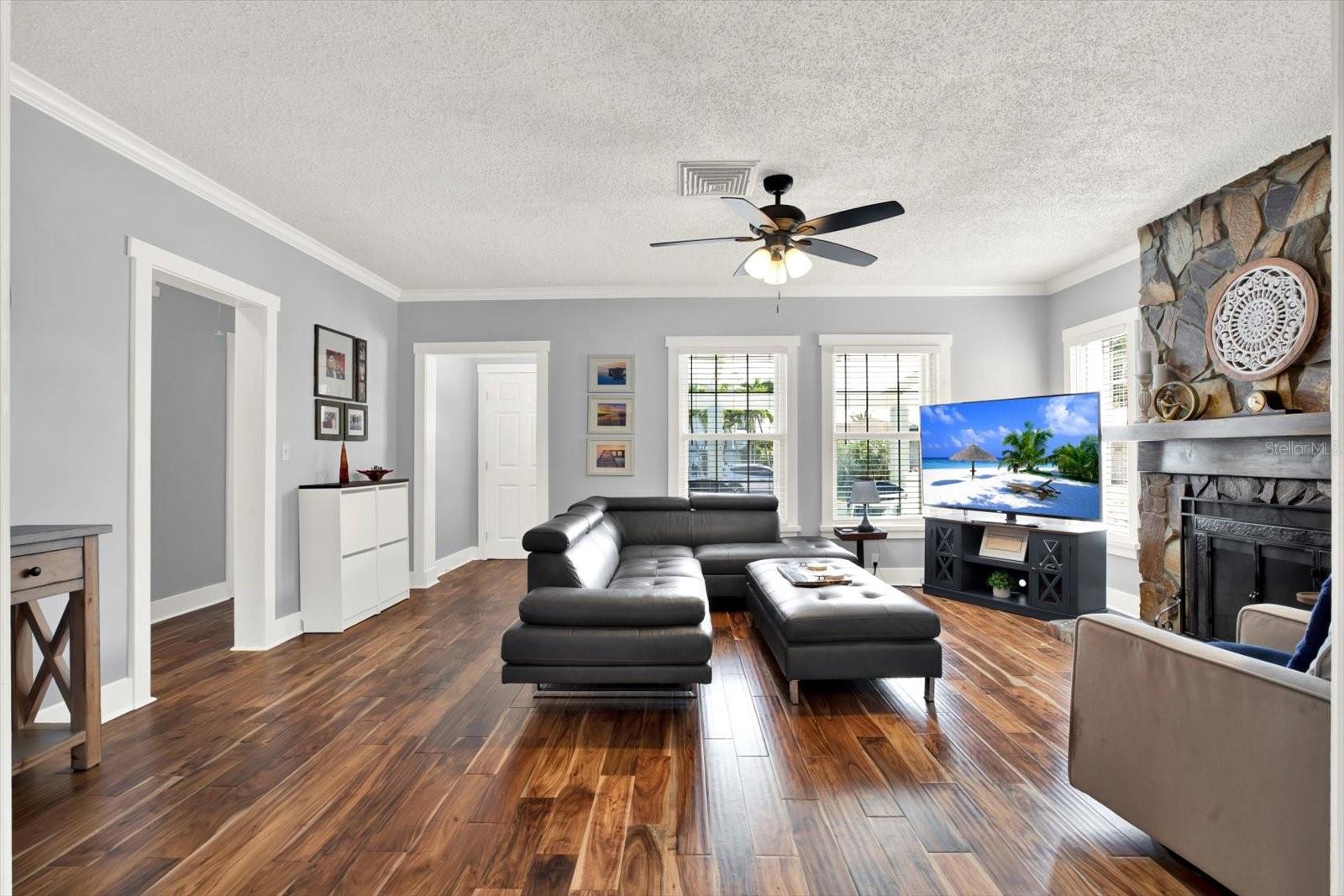 LONE PALM BEACH 1ST ADD - Residential