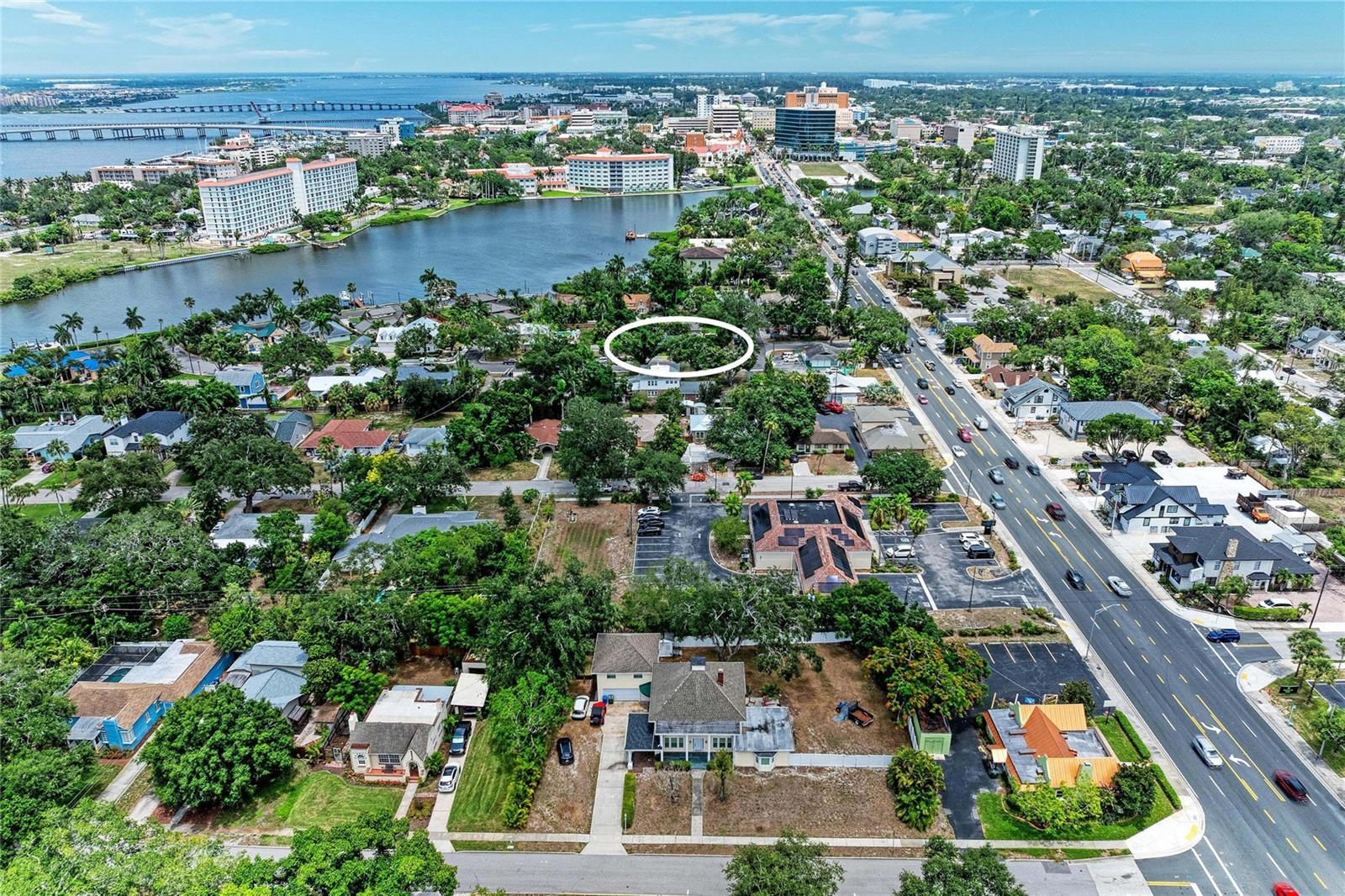 RIVERSIDE COURT - Residential
