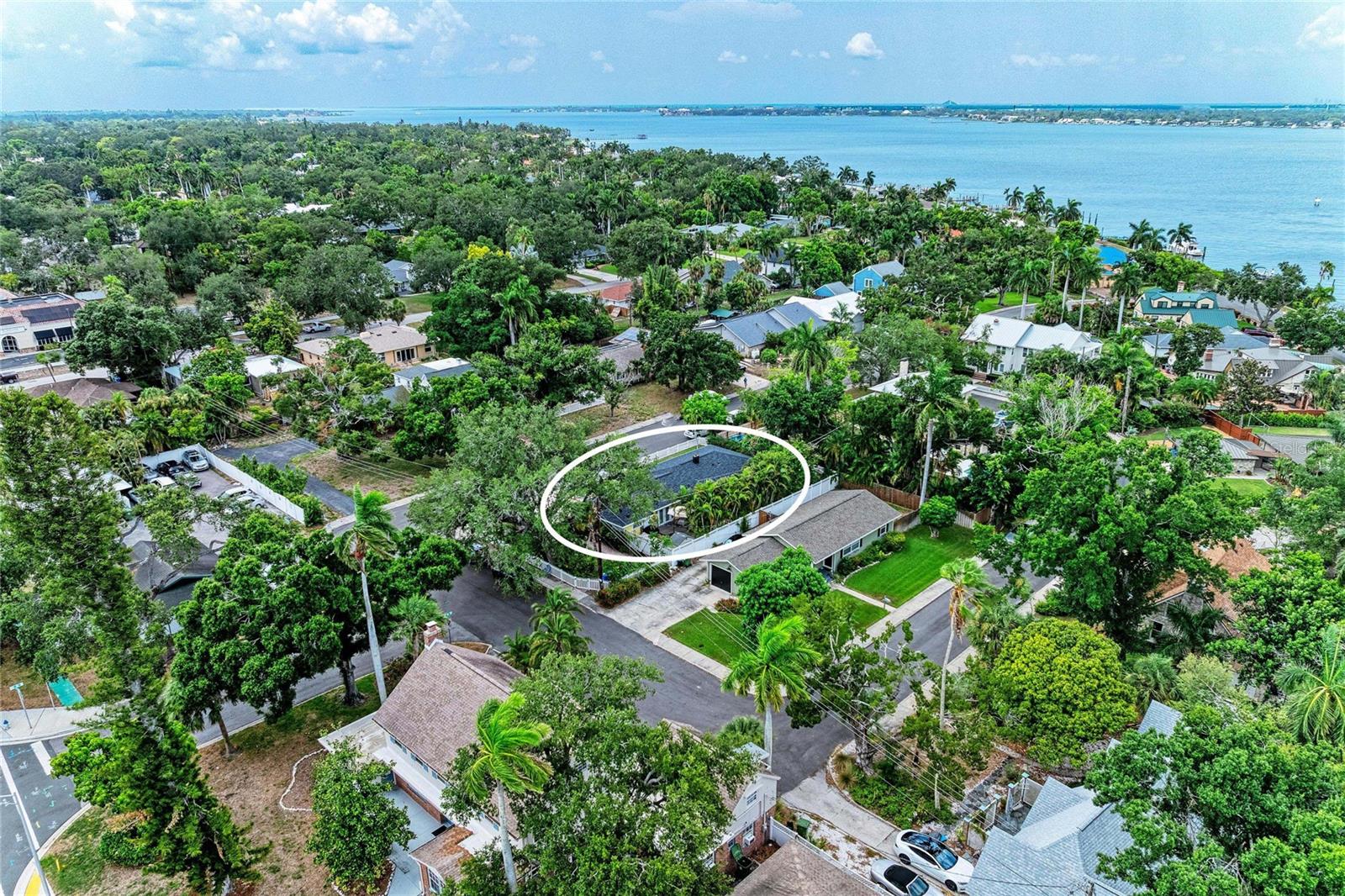 RIVERSIDE COURT - Residential