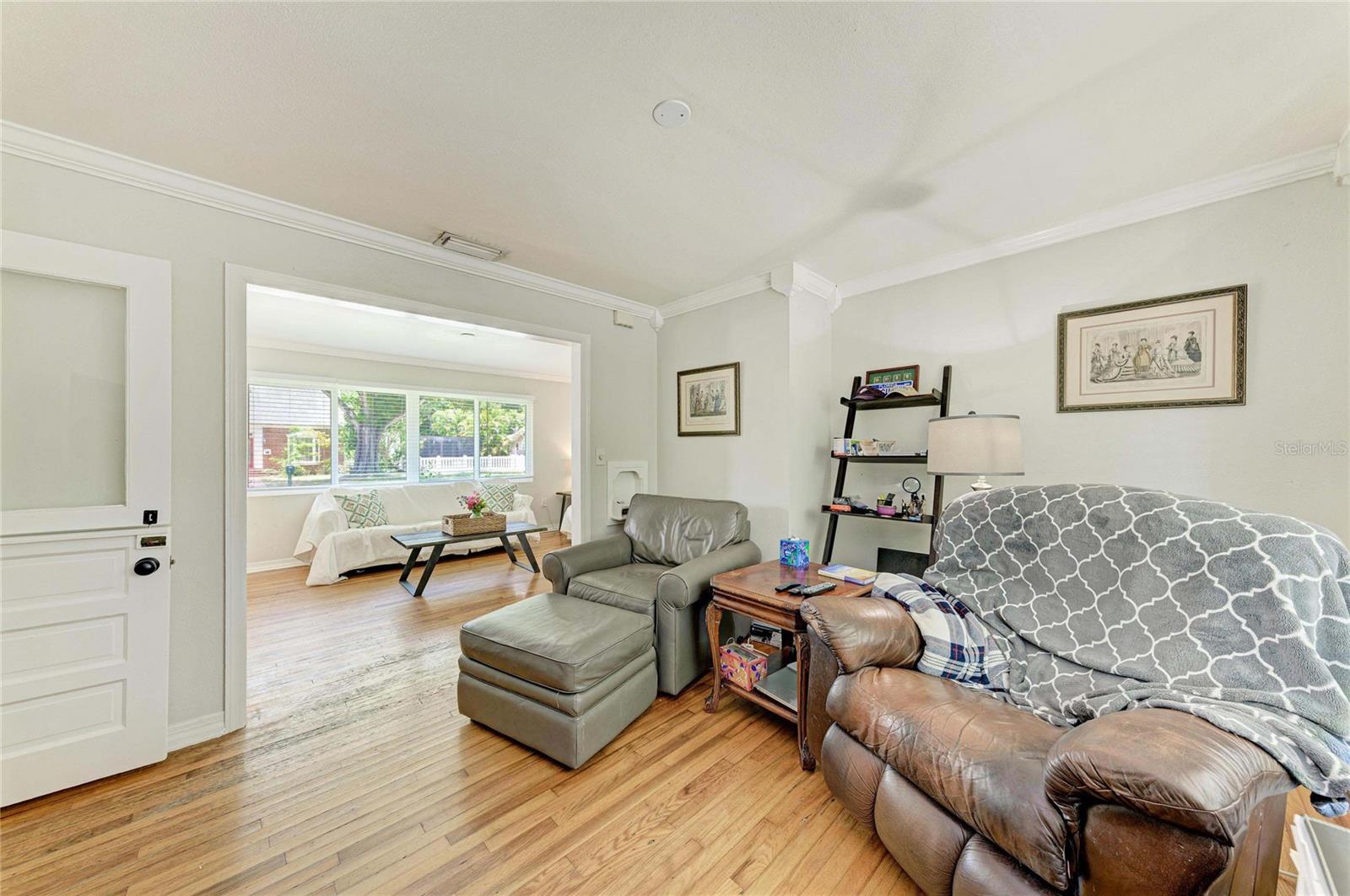 RIVERSIDE COURT - Residential