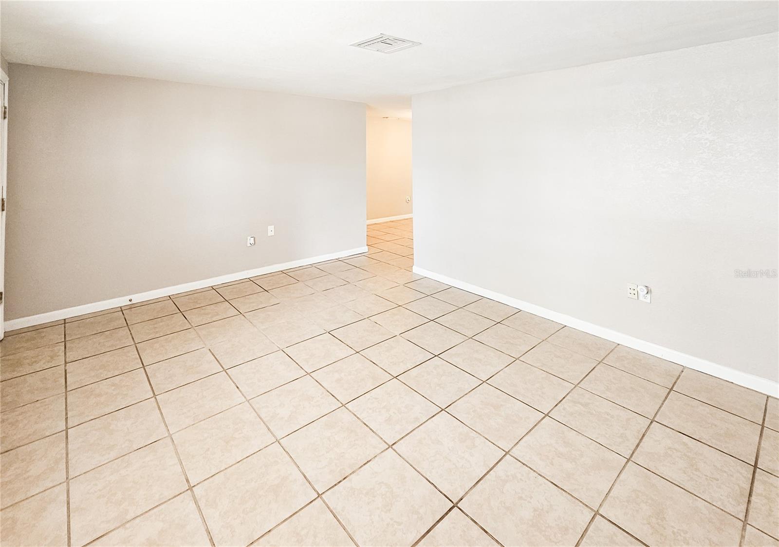 EMBASSY HILLS - Residential