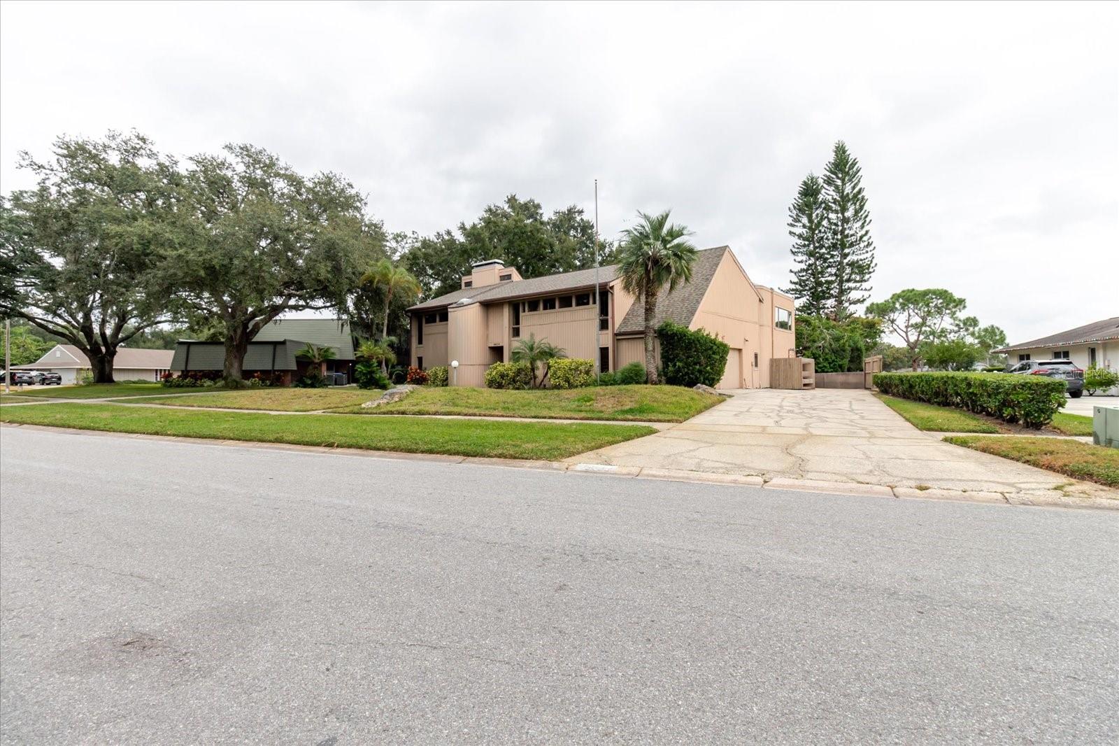 CARROLLWOOD VILLAGE SEC 1 - Residential