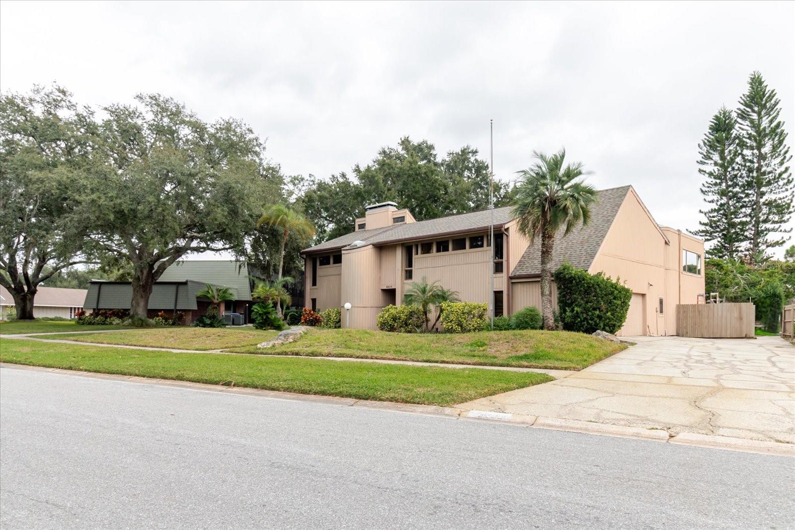 CARROLLWOOD VILLAGE SEC 1 - Residential