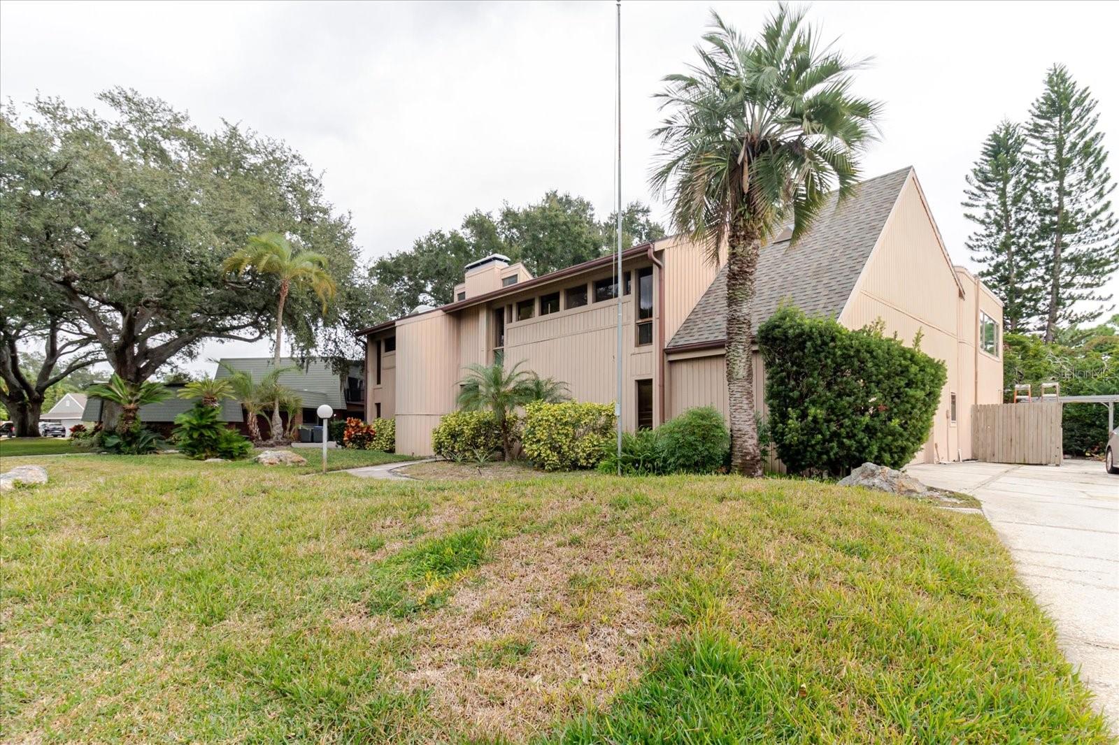 CARROLLWOOD VILLAGE SEC 1 - Residential