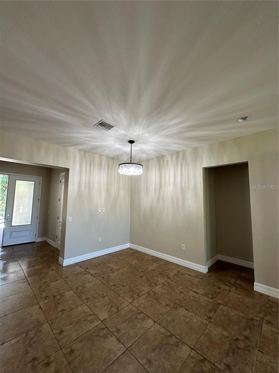 EAGLE CRK PH 01C-VLG D - Residential Lease