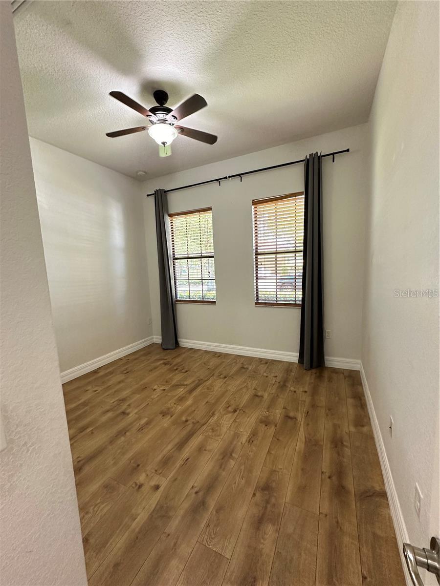 EAGLE CRK PH 01C-VLG D - Residential Lease