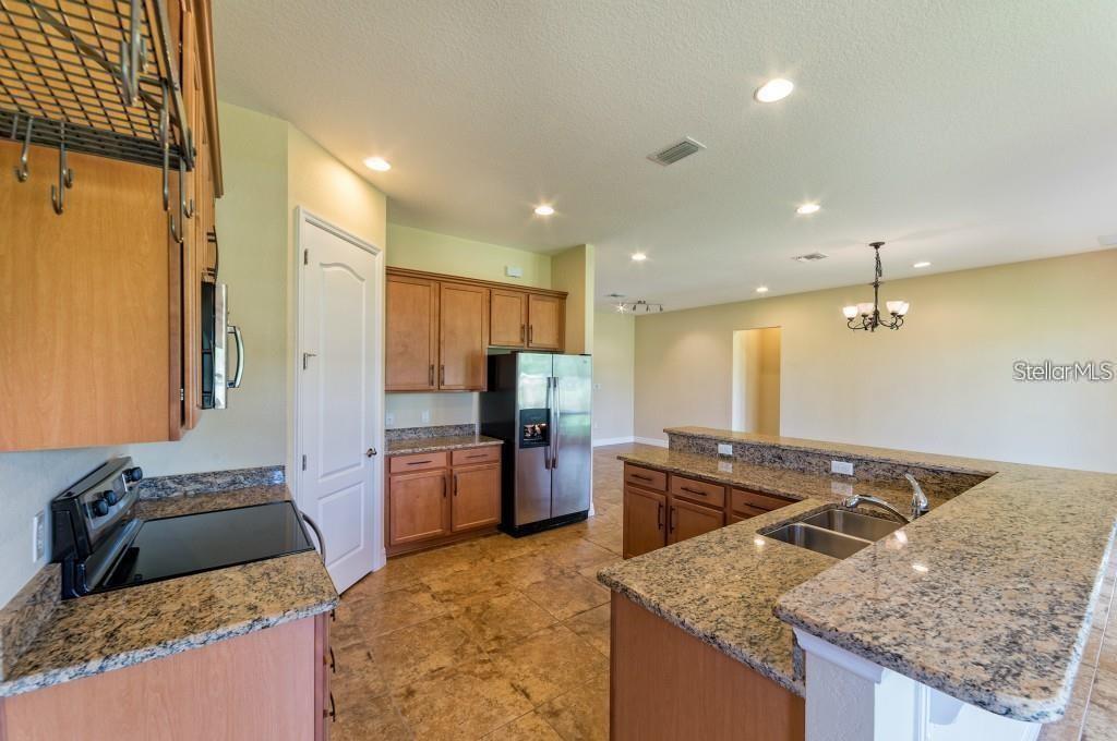 EAGLE CRK PH 01C-VLG D - Residential Lease