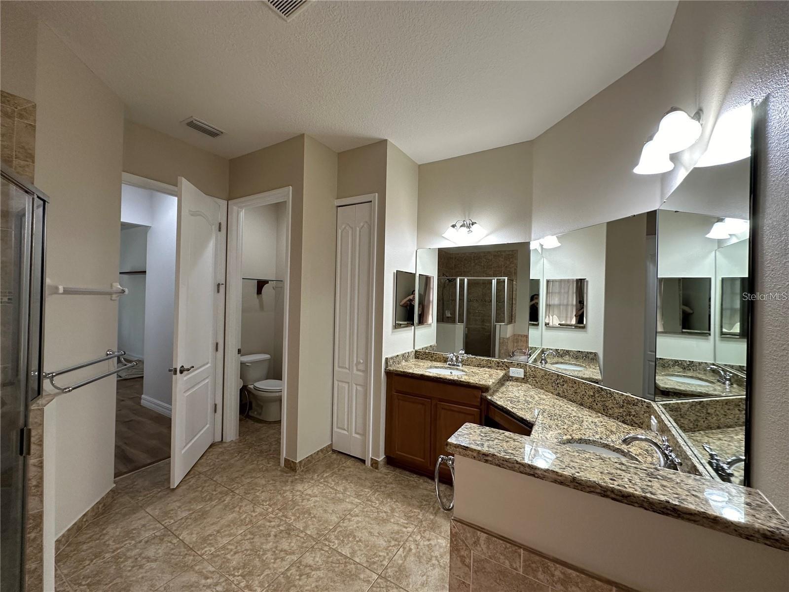 EAGLE CRK PH 01C-VLG D - Residential Lease