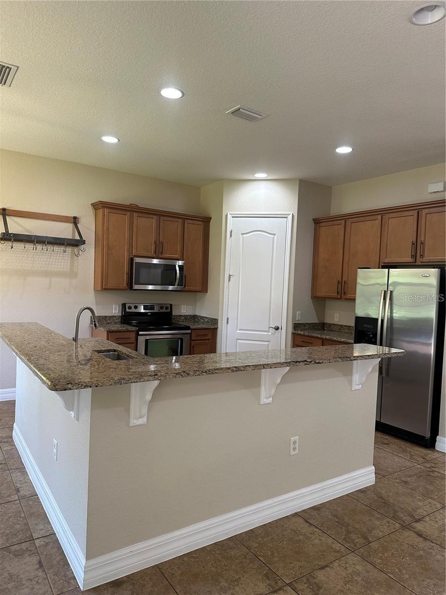 EAGLE CRK PH 01C-VLG D - Residential Lease