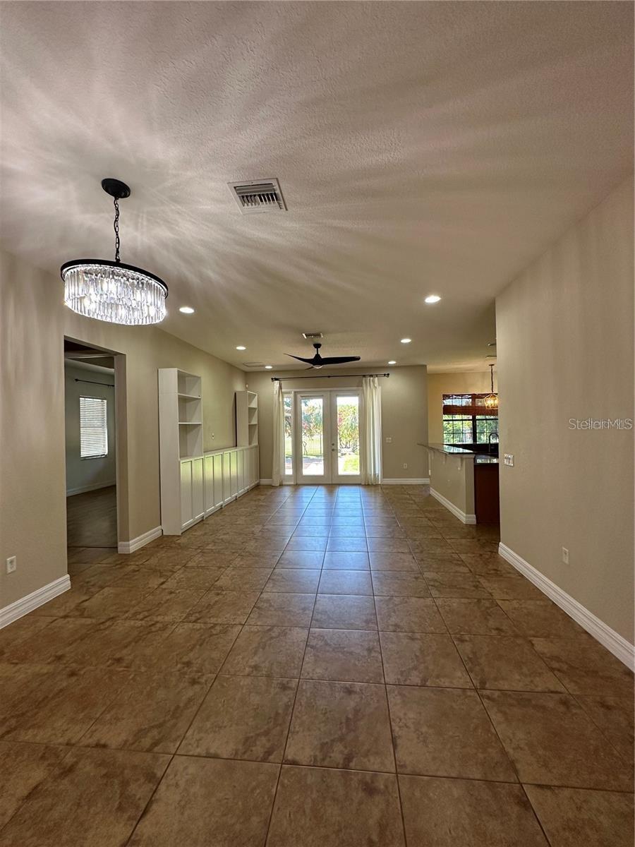 EAGLE CRK PH 01C-VLG D - Residential Lease