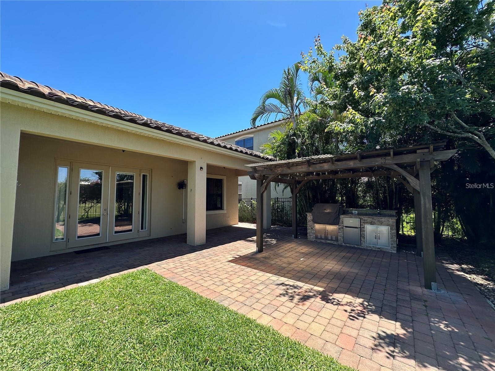EAGLE CRK PH 01C-VLG D - Residential Lease