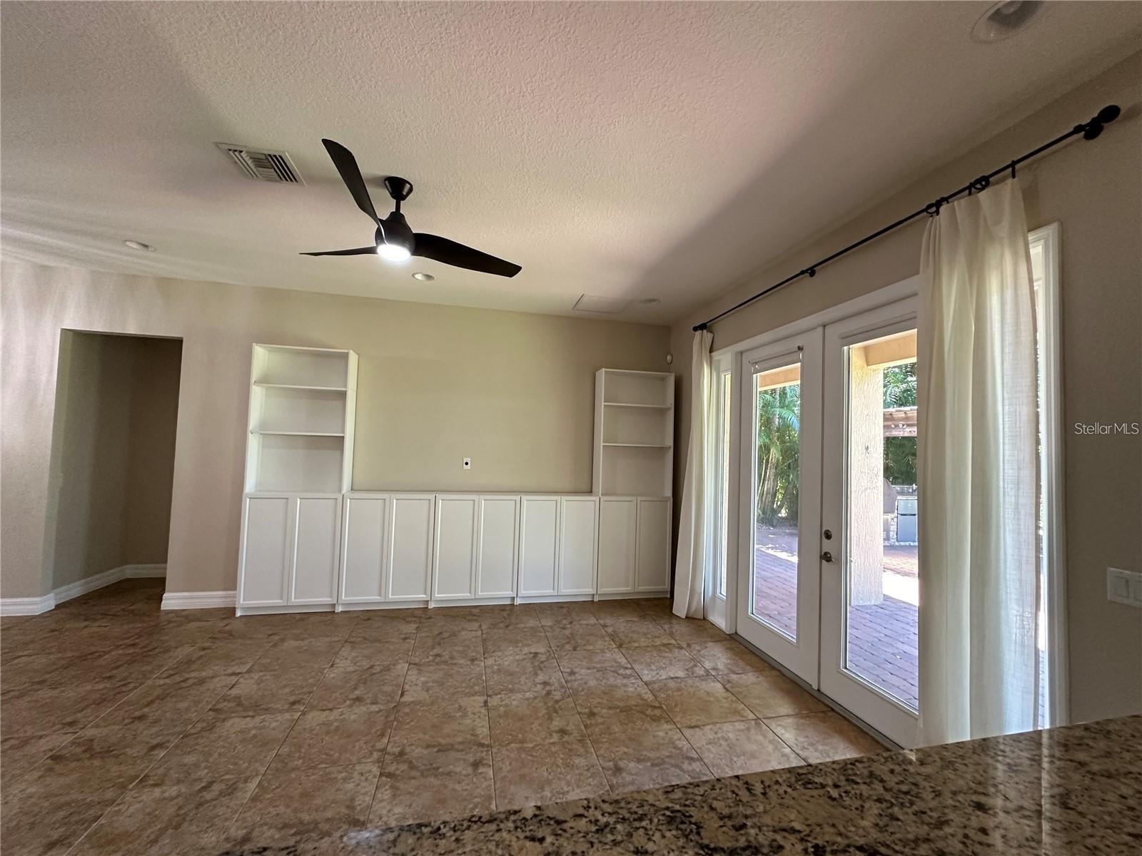 EAGLE CRK PH 01C-VLG D - Residential Lease