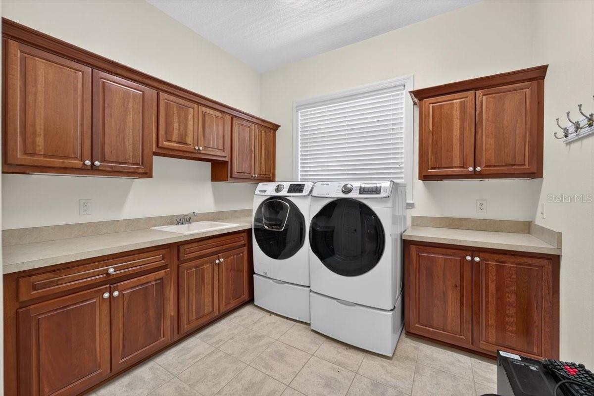 THE RESERVE AT TAMPA PALMS - Residential