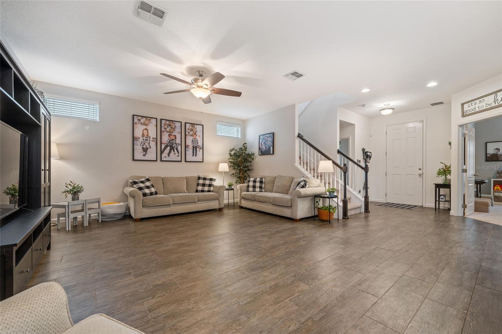 SUMMERLAKE GROVES - Residential