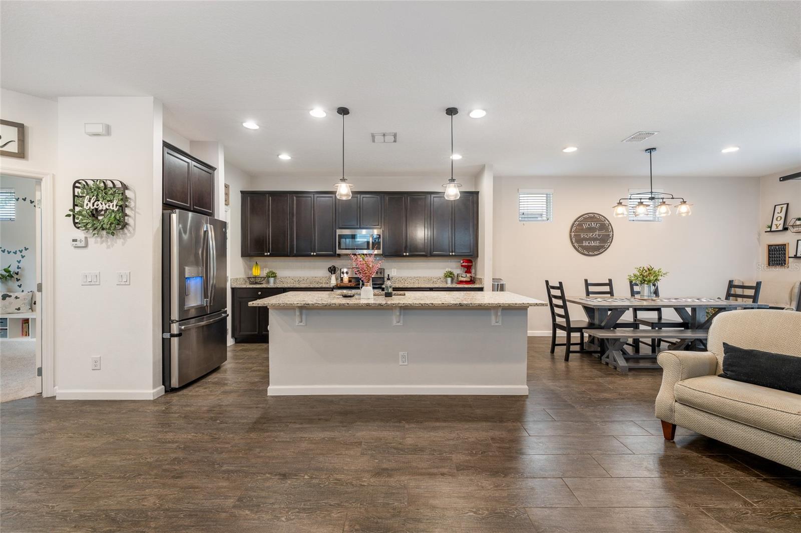 SUMMERLAKE GROVES - Residential