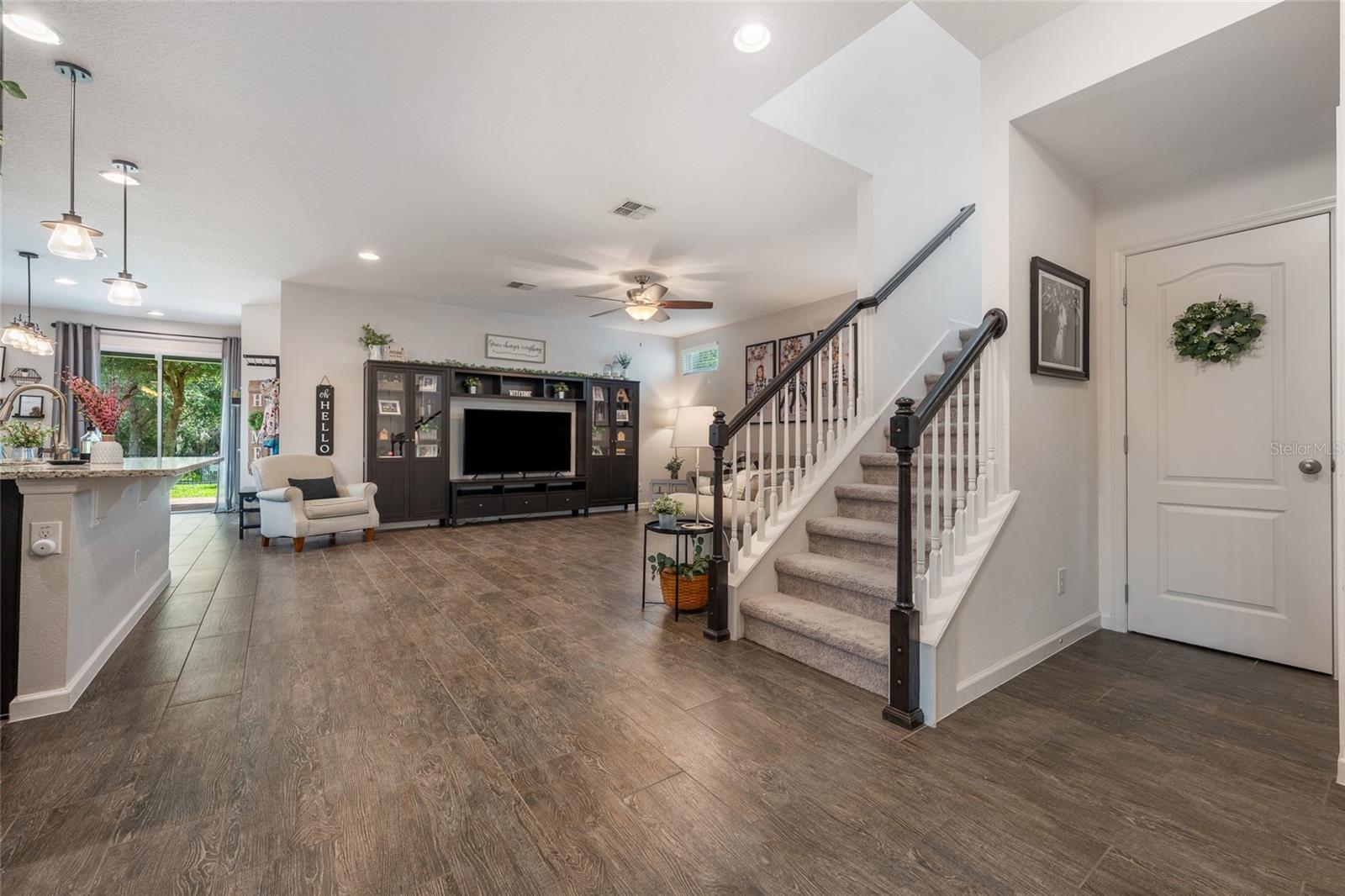 SUMMERLAKE GROVES - Residential