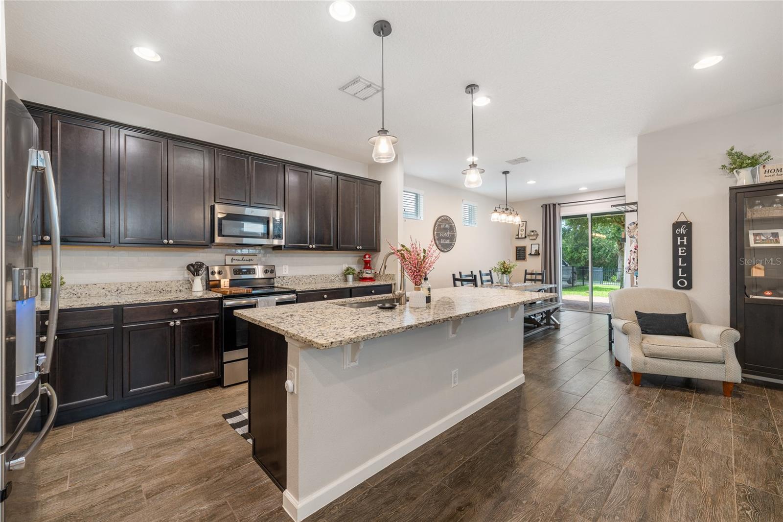 SUMMERLAKE GROVES - Residential