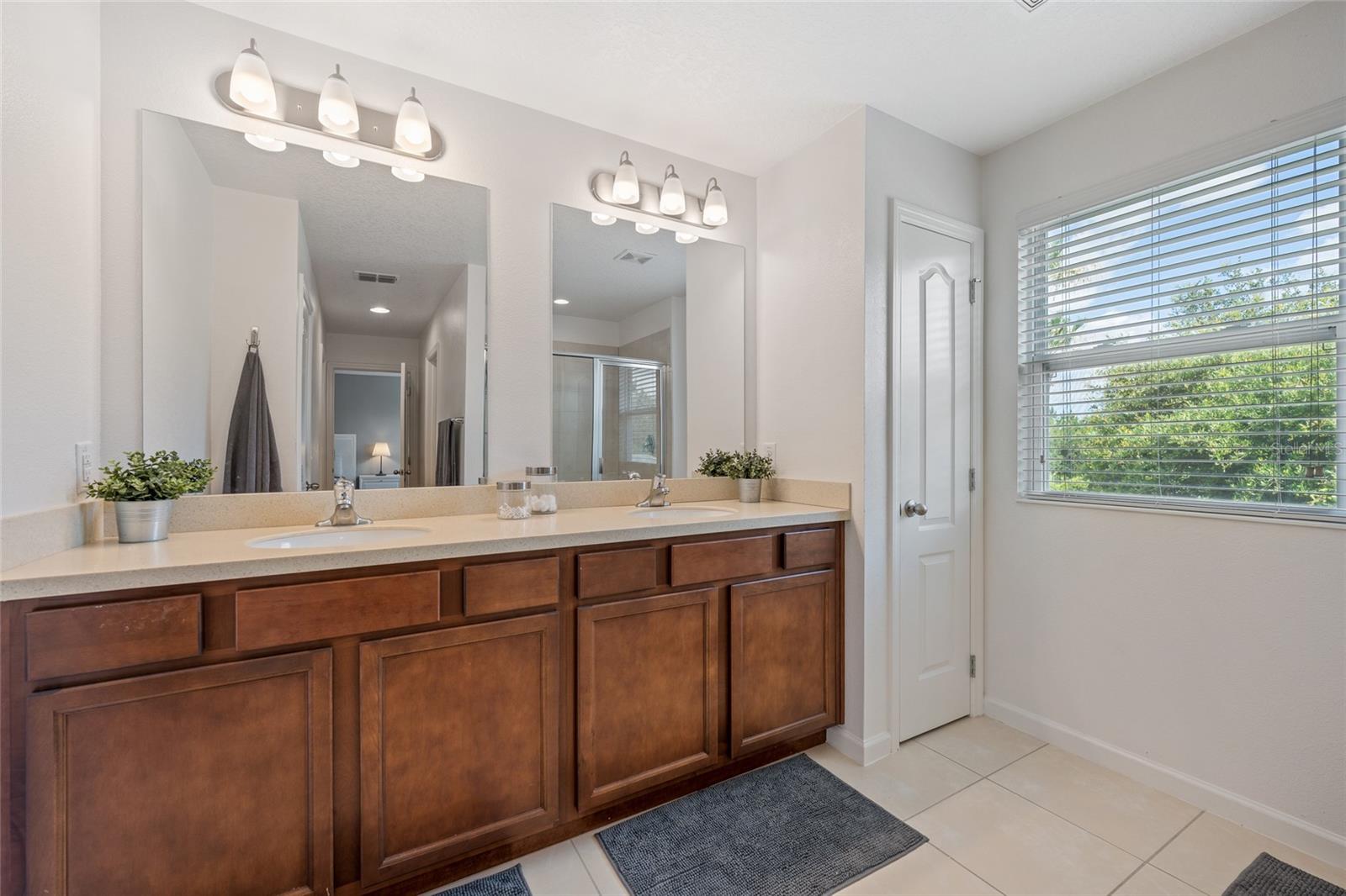 SUMMERLAKE GROVES - Residential