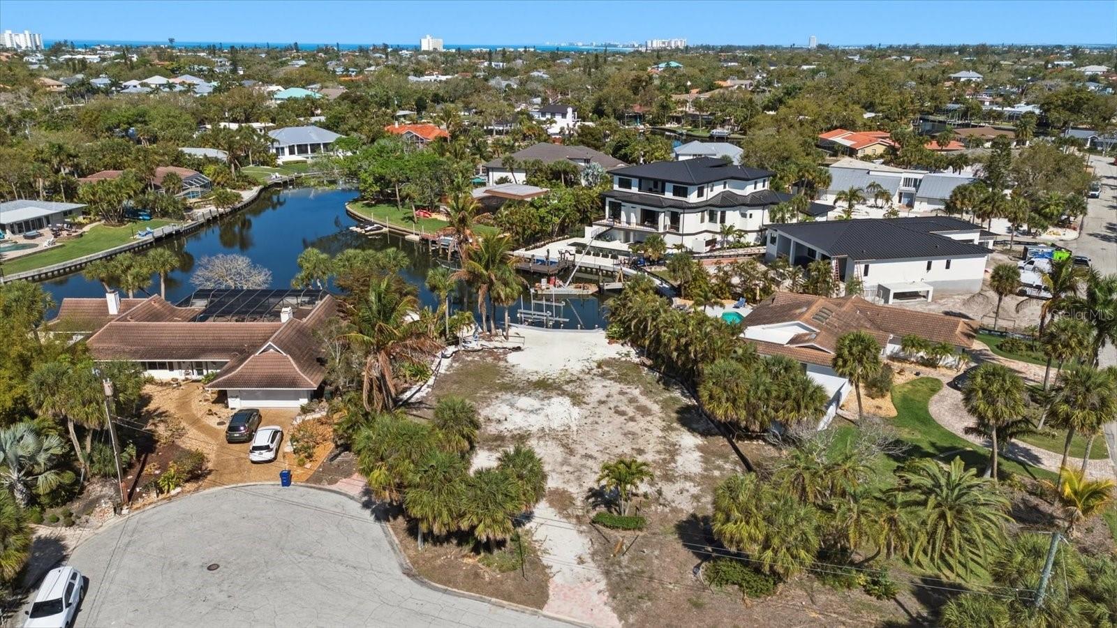 SIESTA ISLES - Land