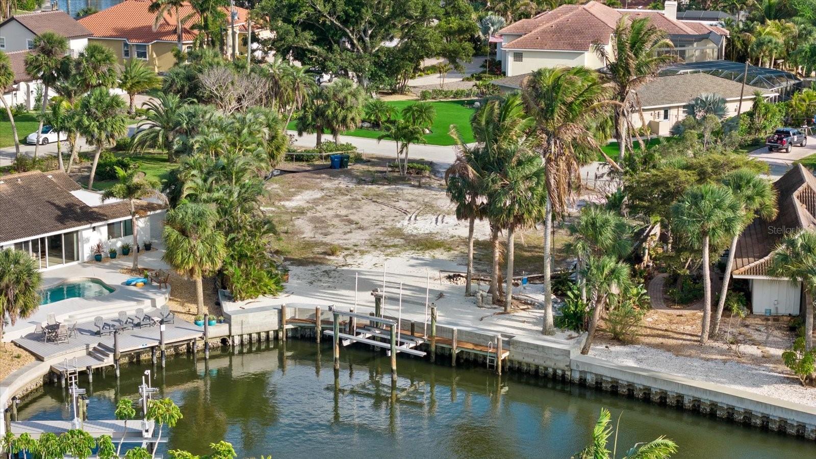 SIESTA ISLES - Land