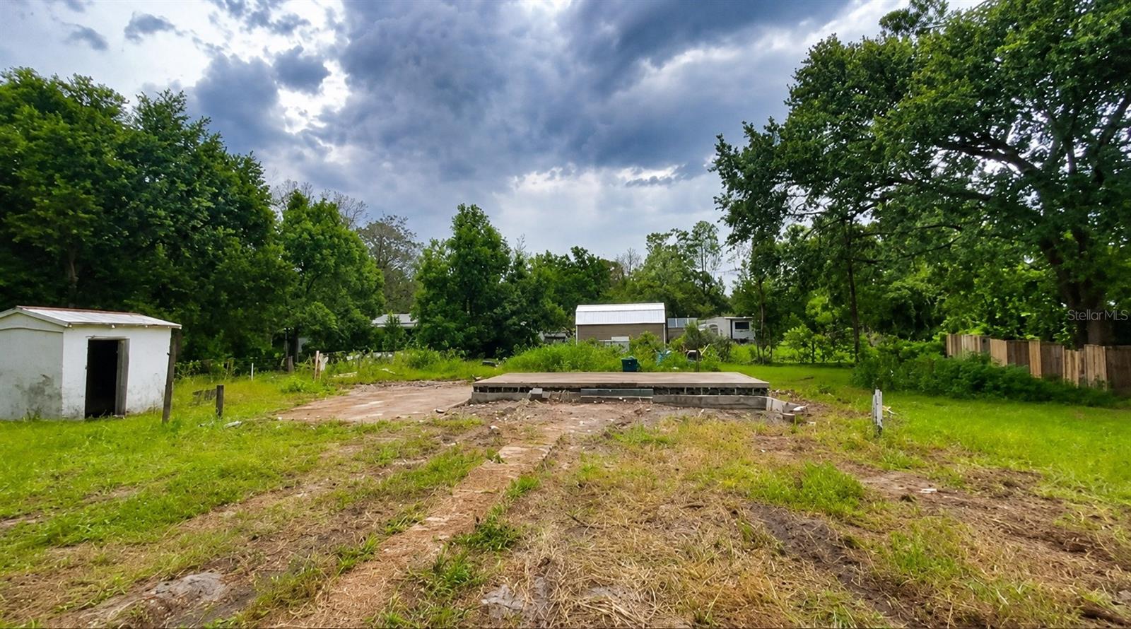 LAKEVIEW PARK - Land