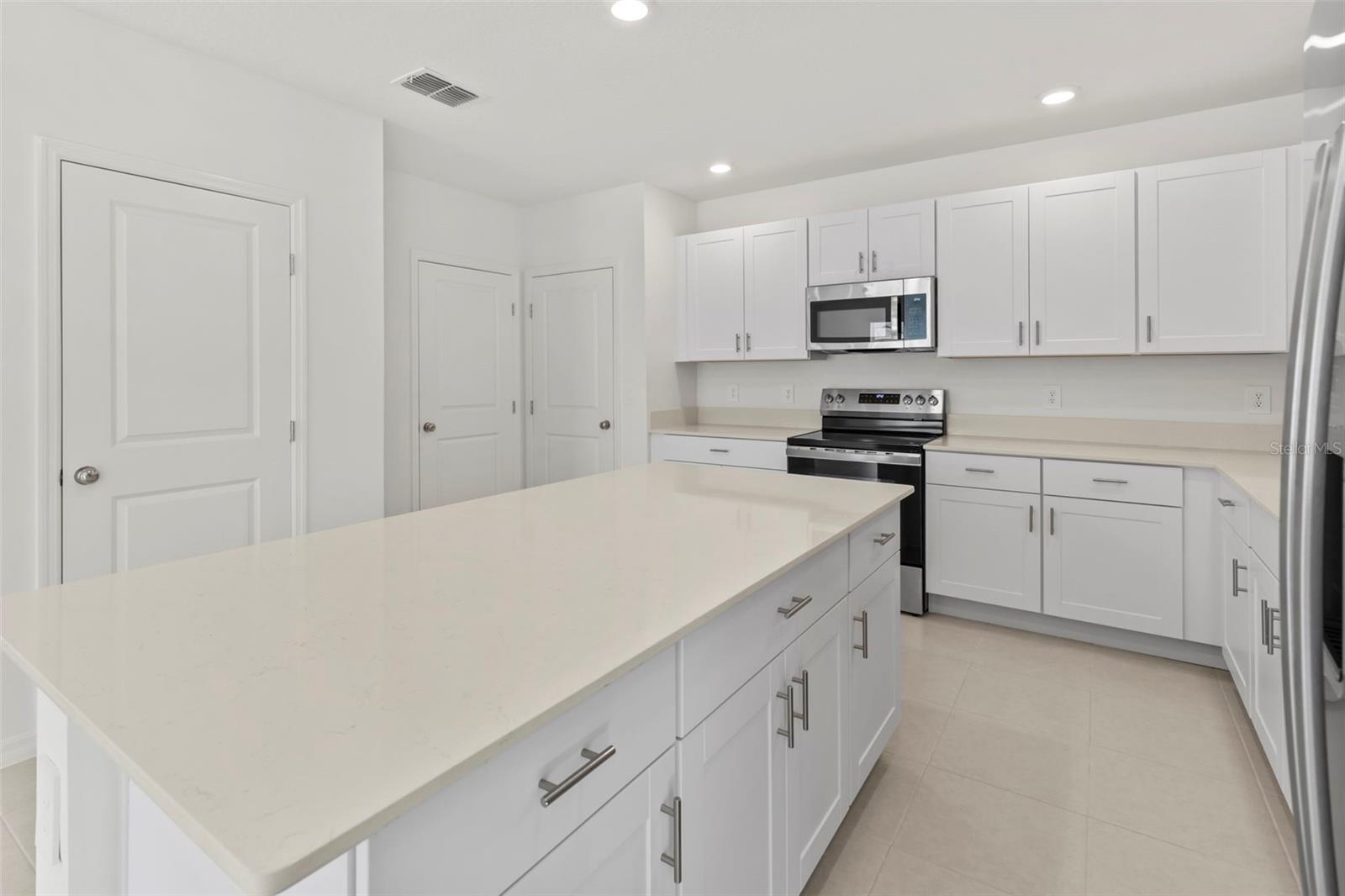 GLADESONG - Residential Lease
