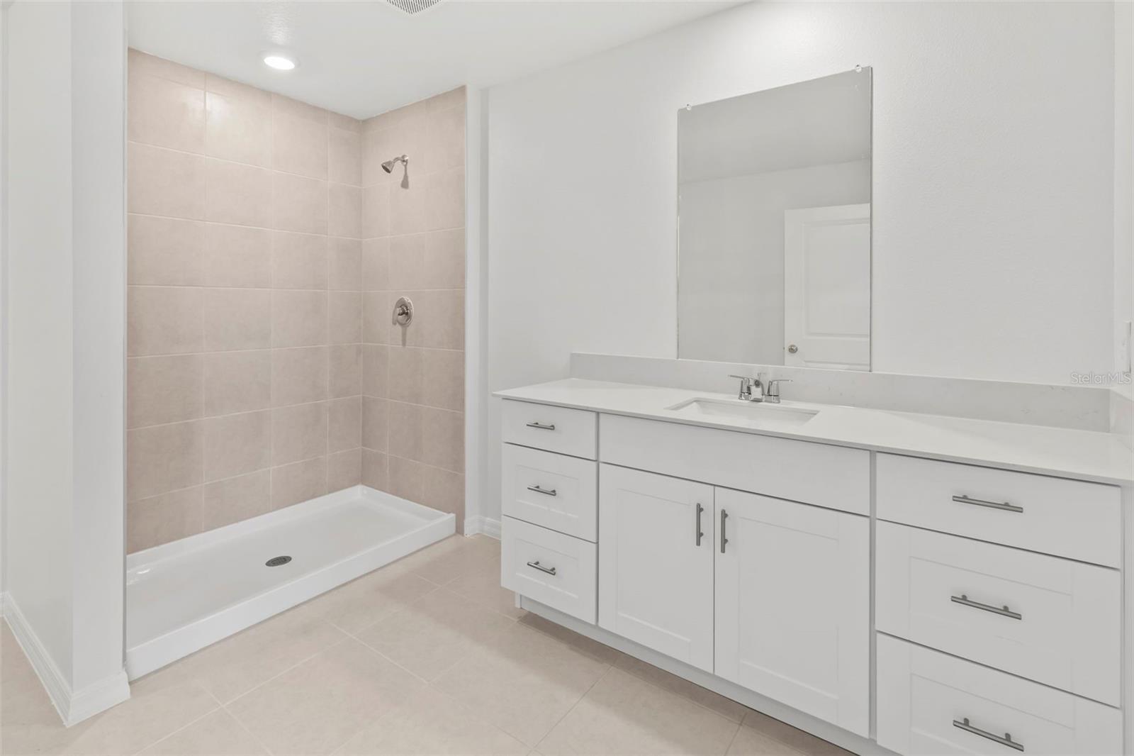 GLADESONG - Residential Lease