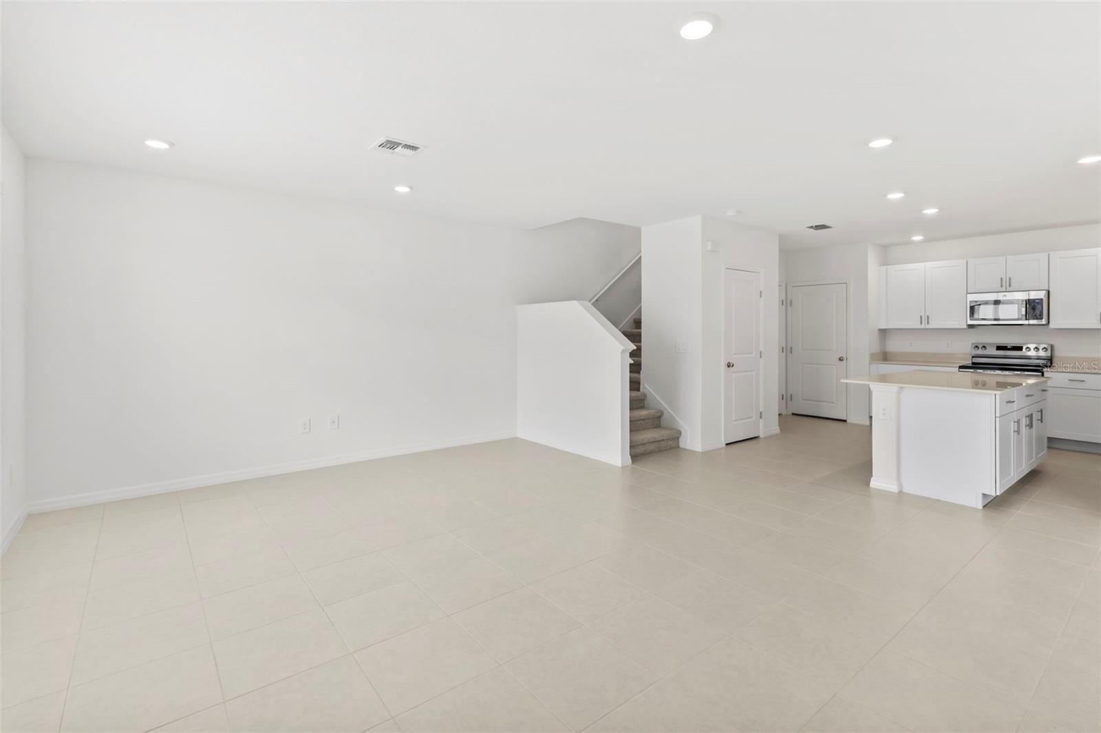 GLADESONG - Residential Lease