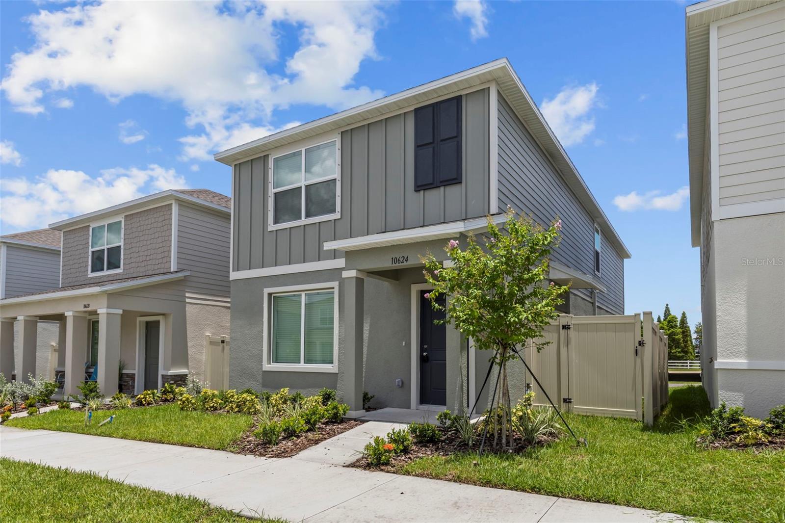 GLADESONG - Residential Lease