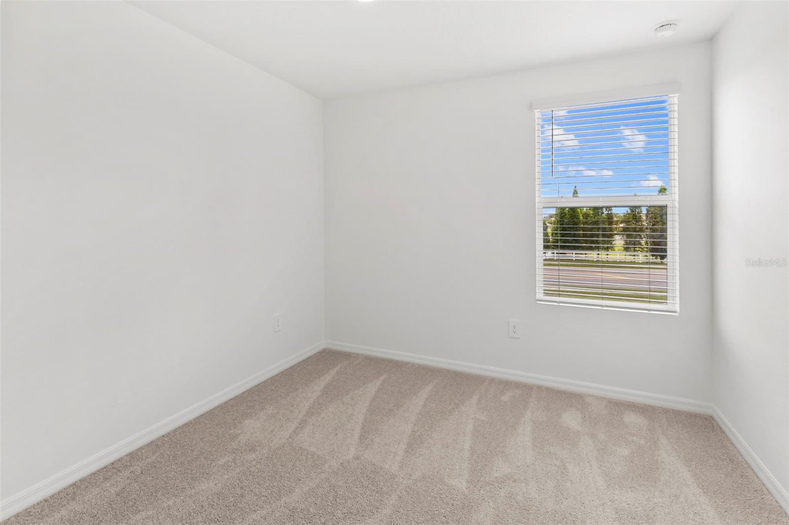 GLADESONG - Residential Lease
