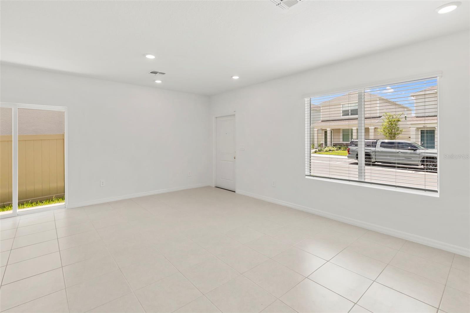 GLADESONG - Residential Lease