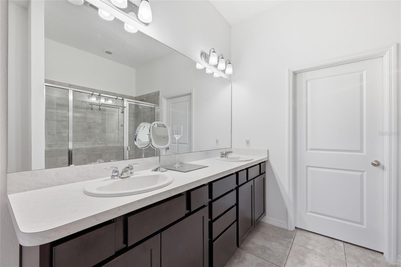 OCOEE LNDGS - Residential