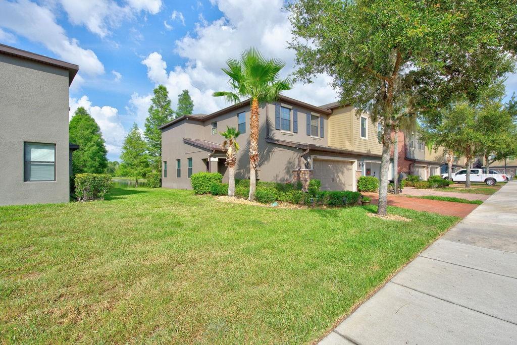 HIDDEN OAKS TWNHMS - Residential