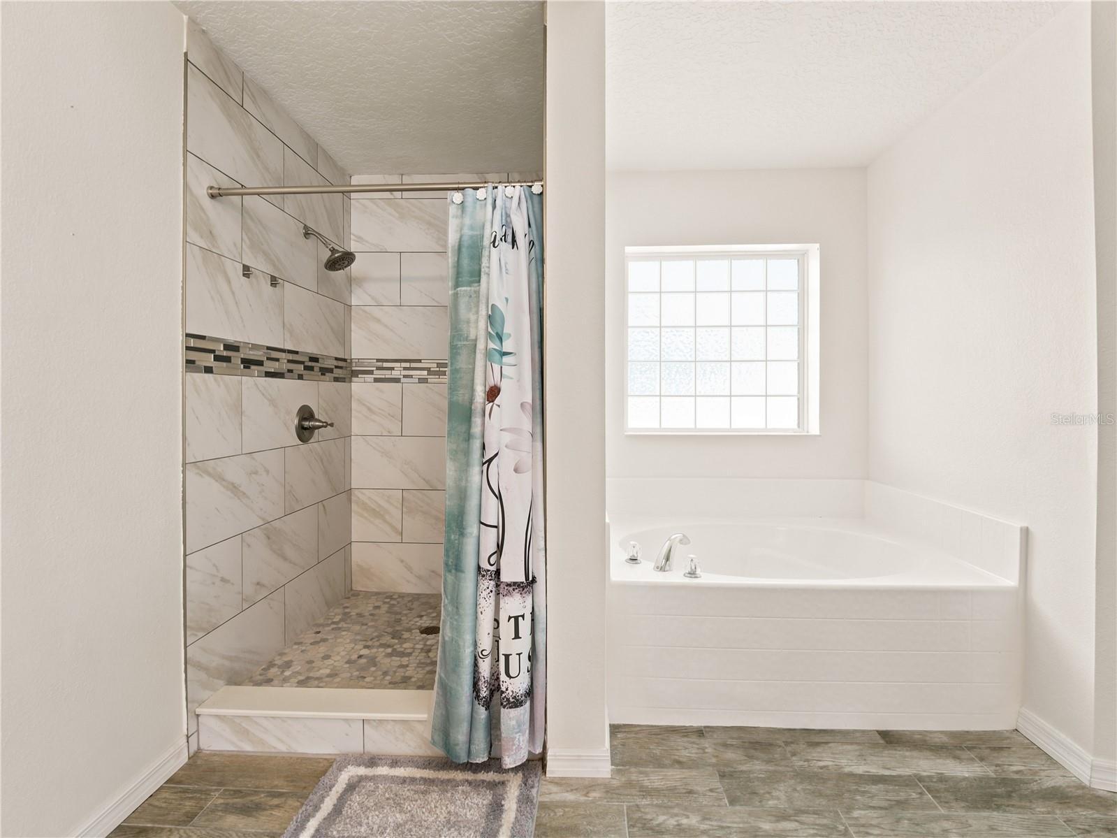 KEYSTONE POINTE PH 3 - Residential Lease