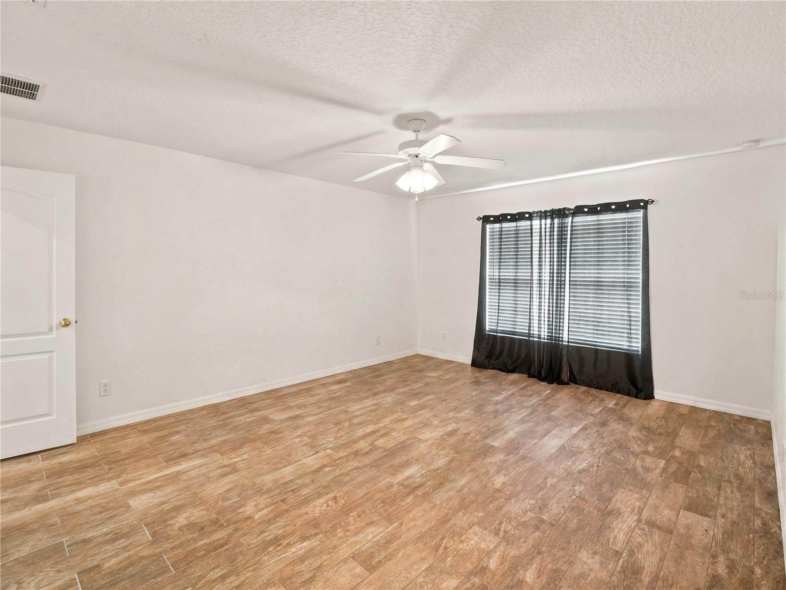 KEYSTONE POINTE PH 3 - Residential Lease