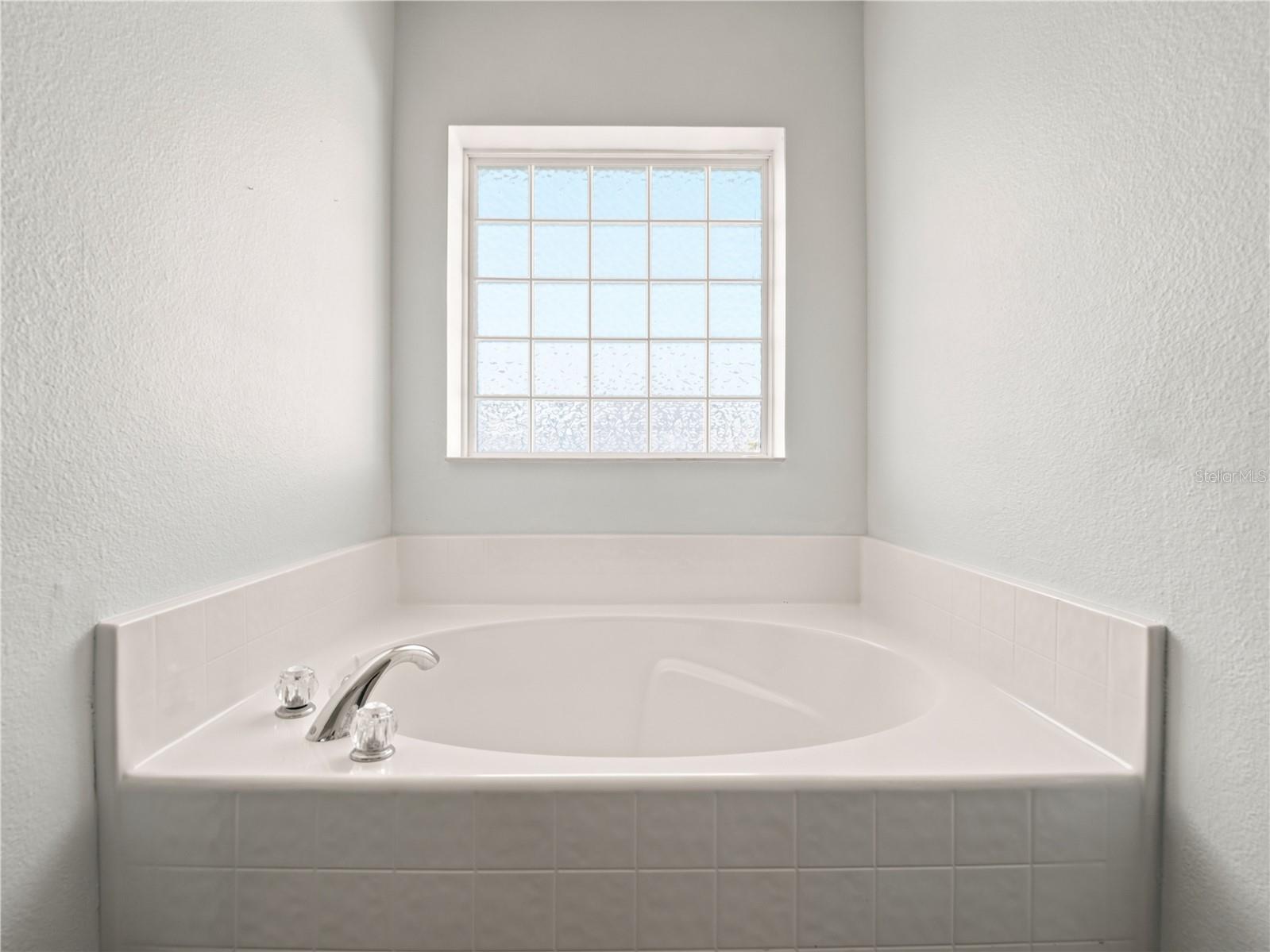 KEYSTONE POINTE PH 3 - Residential Lease